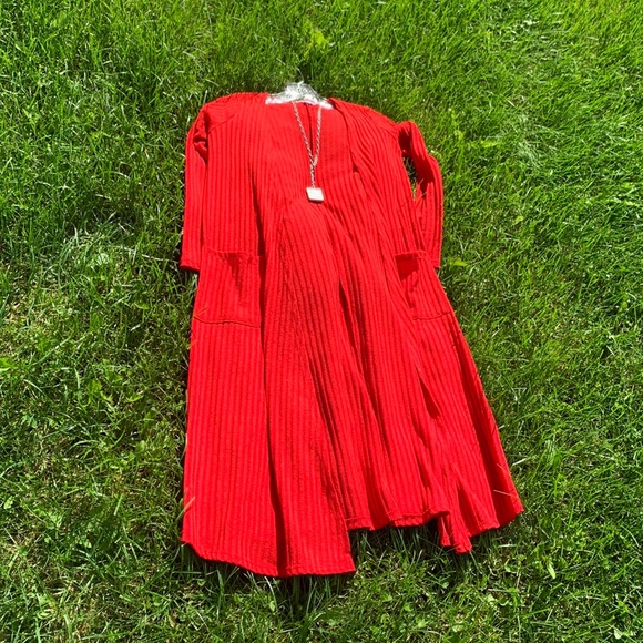 Red Ribbed Duster - Picture 7 of 8